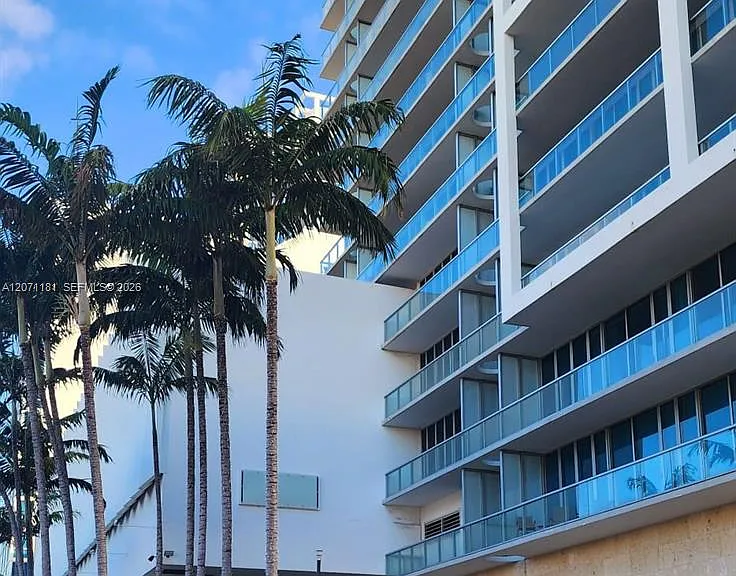 6801 Collins Ave #LPH05 — Photo 14