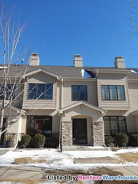 1st image of 477 Willoughby Way W