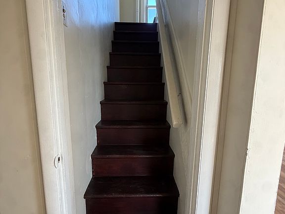 5th image of 2357 Main St APT 4