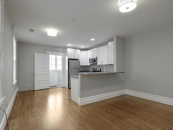 5th image of 864-874 Greenwich St #872