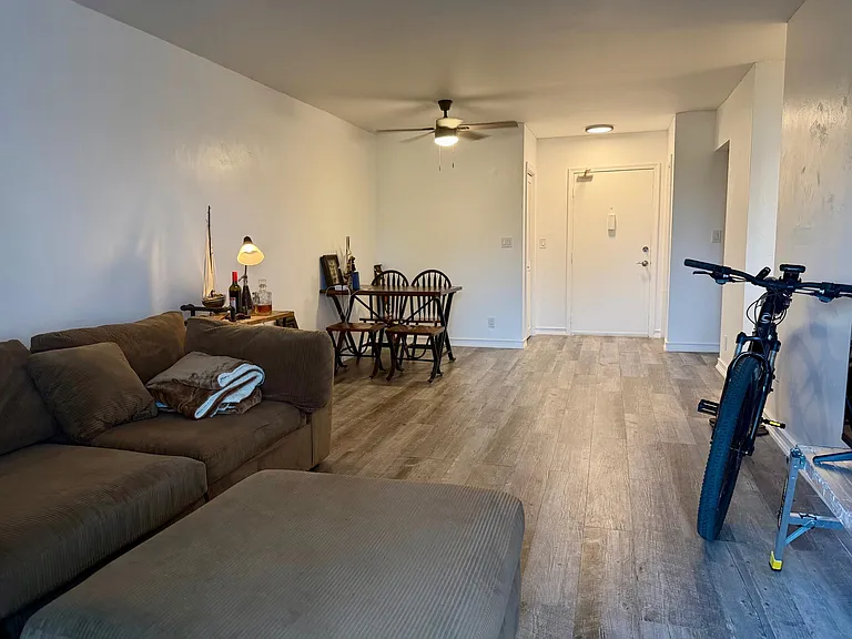 3000 Riomar St #410 — Photo 6
