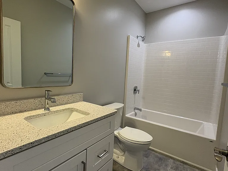 715 Braun St — Photo 18