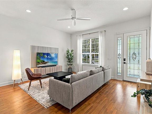 3rd image of 1222 NOBLE PLACE