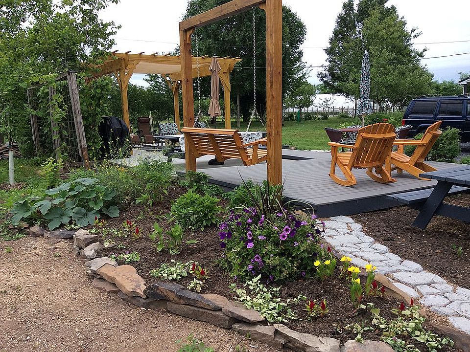2nd image of 619 Peach Tree Farms Ln