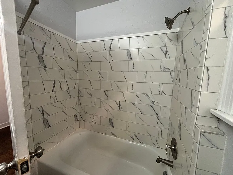 1300 Kelton Ave — Photo 10
