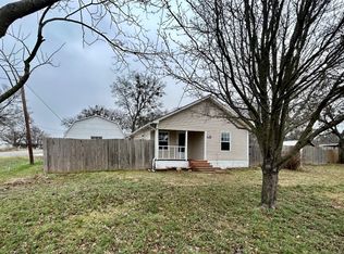 208 N Gardner St, Whitewright, TX 75491