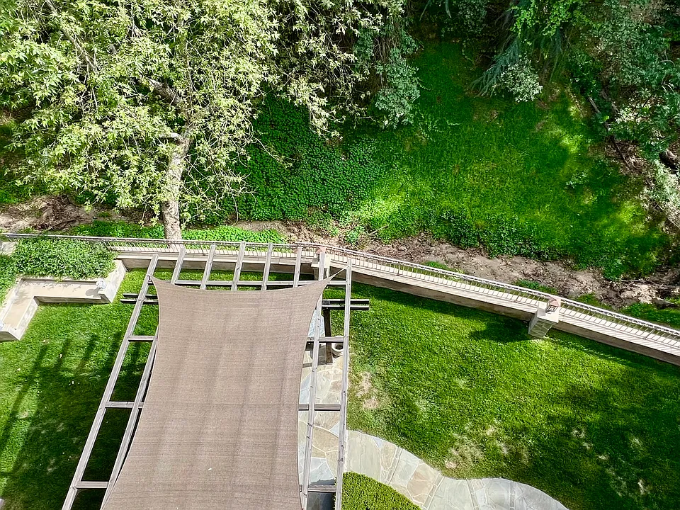 3412 Linda Vista Rd