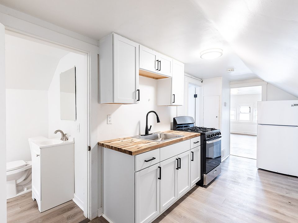1st image of 816 Cleveland Ave #3