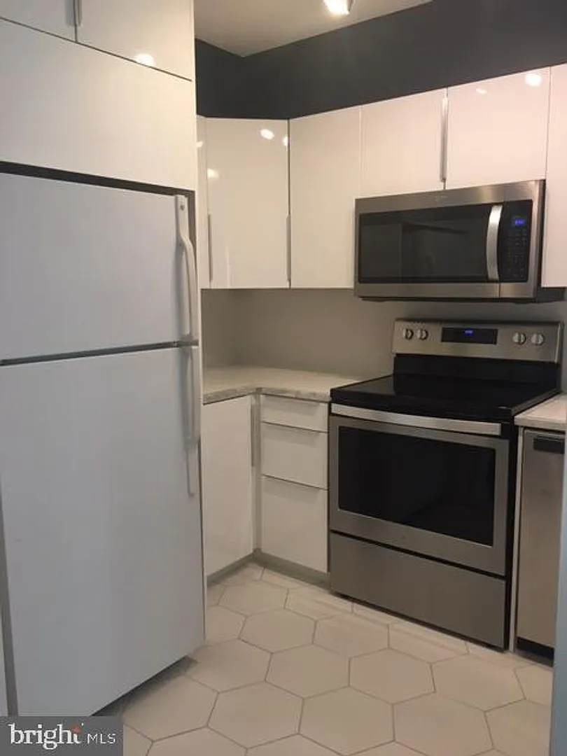 Glover Park - Beautiful One Bedroom — Photo 3