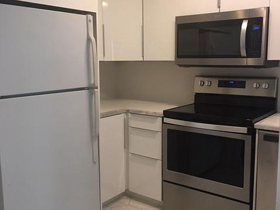 3rd image of 2111 Wisconsin Ave NW APT 101
