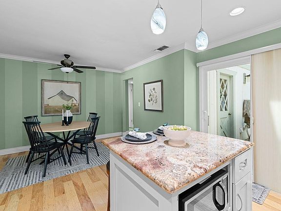 5th image of 447 Sutton Place