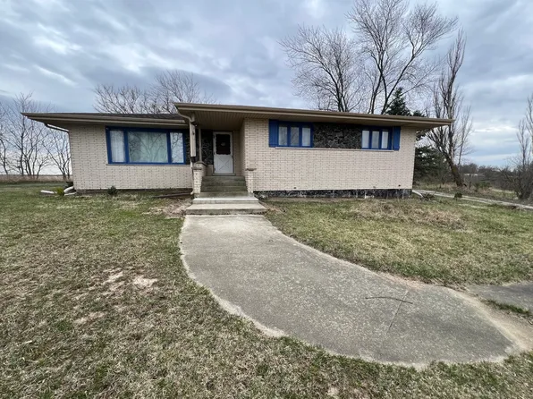 2957 E Kentucky Rd, Beecher, IL 60401
