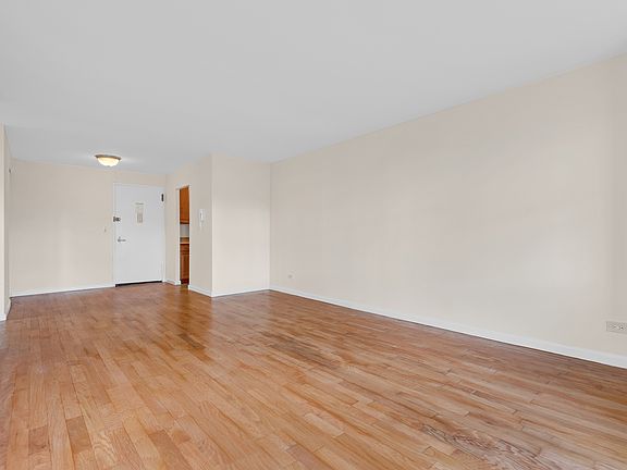 4th image of 301 E 79th St APT 28P