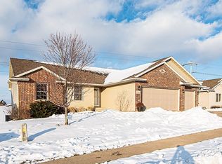 5356 Park Pl, Dubuque, IA 52002