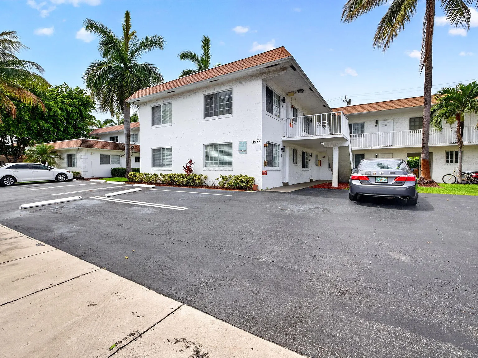 2 bed, 2.0 bath, 900 sqft, $2,150 — Photo 1