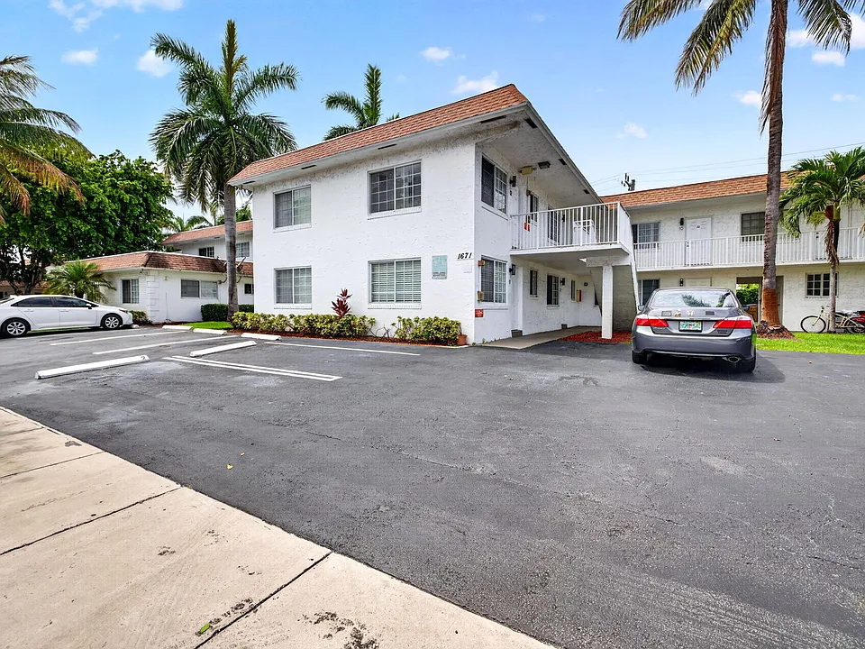 3380 NE 16th Ter #3