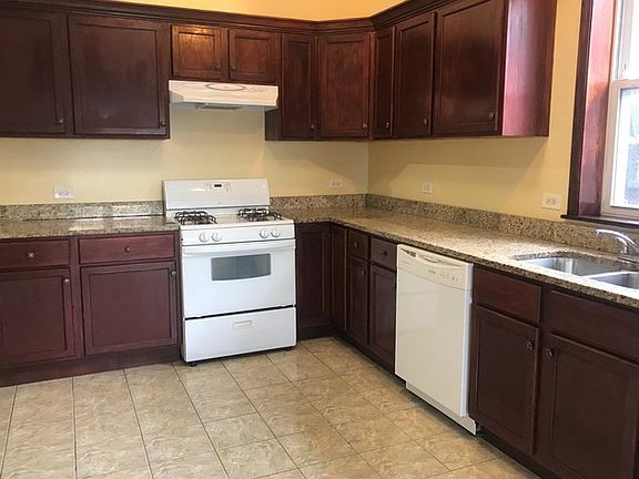 4th image of 2322 N Avers Ave #2
