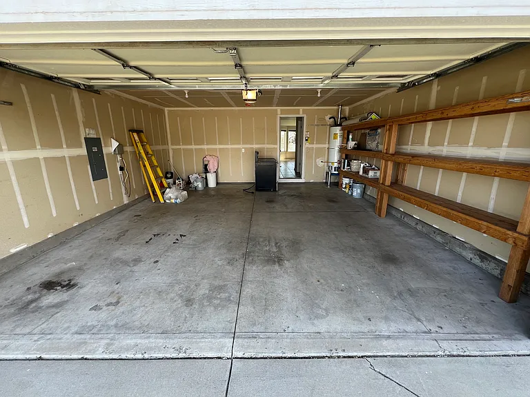 433 S Aspen St — Photo 5