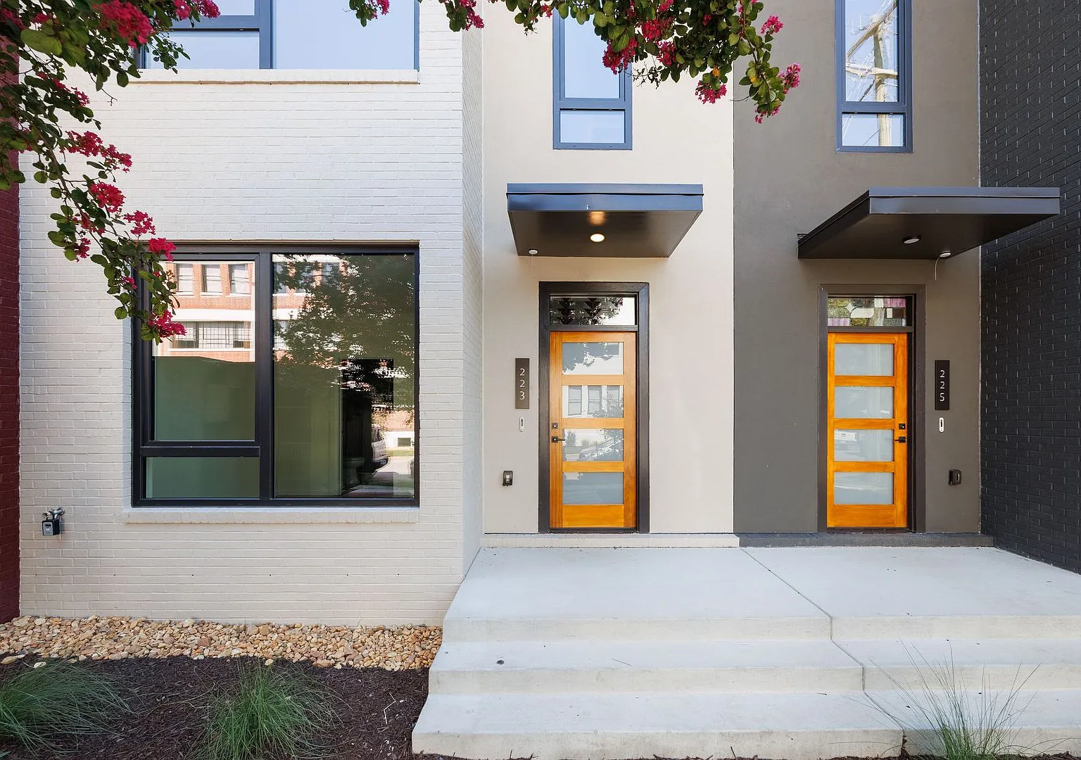 Beautiful Brand New 3 Bedroom Townhome! Available Now — Photo 2