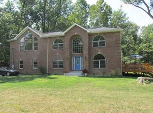 211 Fantasy Ln, Ligonier, PA 15658