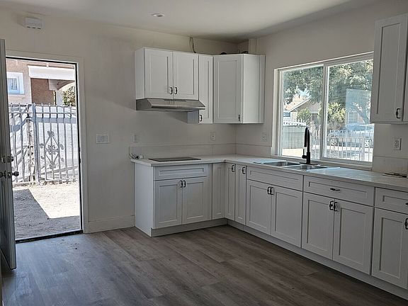 2nd image of 532 W 51st St