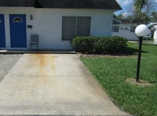 10 Tangelo Ct, Lehigh Acres, FL 33936