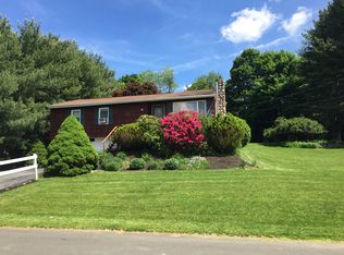 26 Kovacs Ln, Pleasant Valley, NY 12569