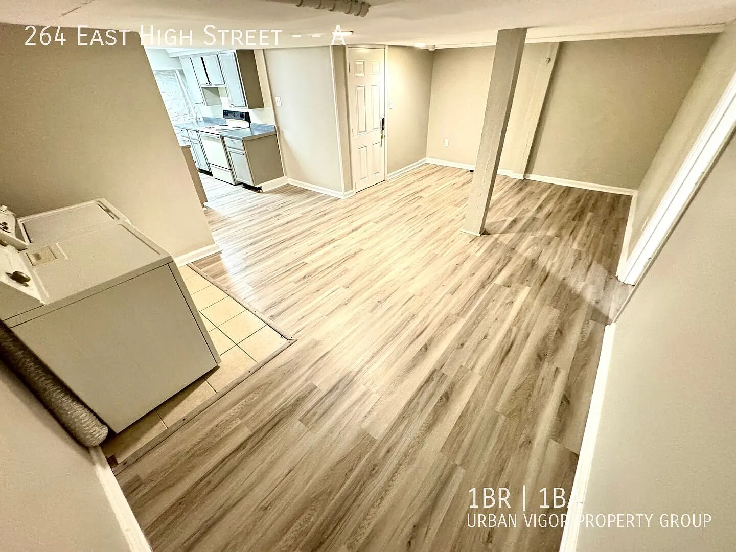 One Bedroom / One Bathroom - 2 Blocks away from UK! — Photo 1