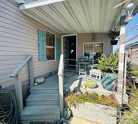 3rd image of 12205 Hart St NE #30