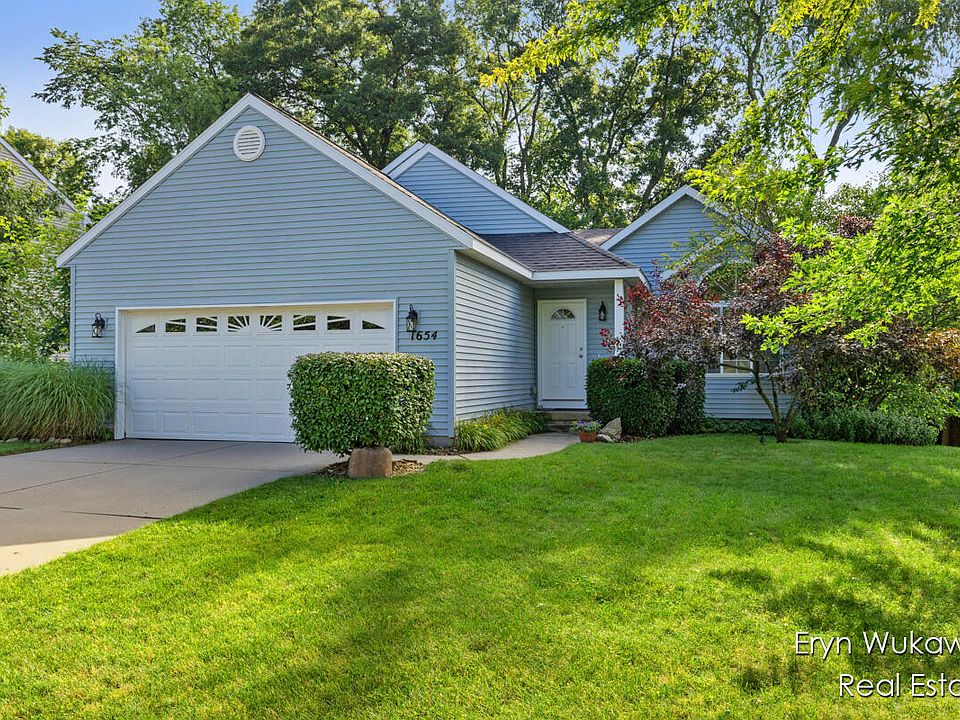 1st image of 1654 Salisbury Dr SE
