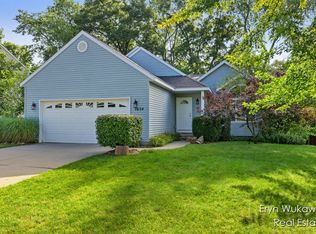 1654 Salisbury Dr SE, Lowell, MI 49331