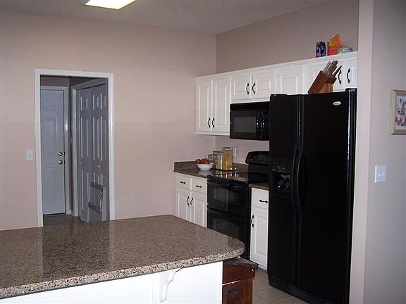 4th image of 4245 N Woodstock Dr