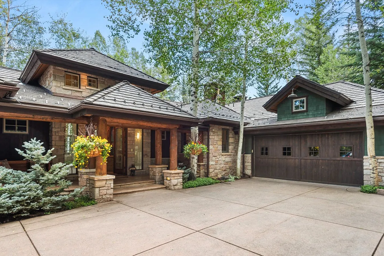 6 bed, 6050 sqft, $100,000 — Photo 2