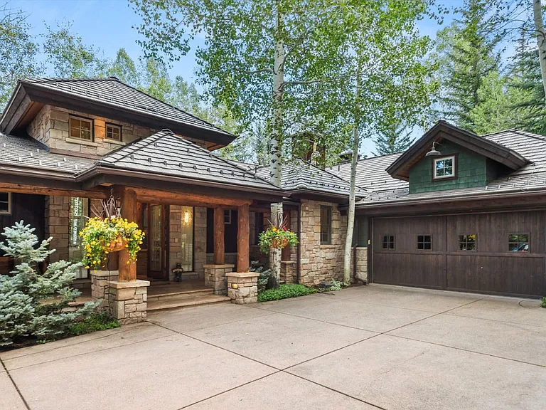 27 Timber Ridge Ln — Photo 2