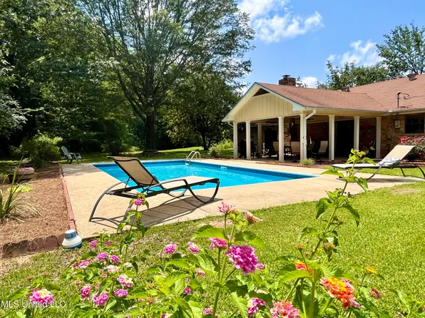 1028 Beall Rd, Hazlehurst, MS 39083