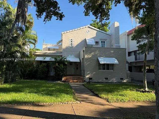 C Gab Douglas Sec — Photo 1