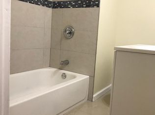 625 Fanshawe St, Philadelphia, PA 19111
