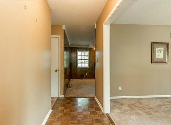 4th image of 9504 Maywood Ave
