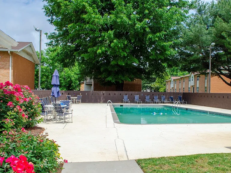 Vista Villa Apartment Homes — Photo 15