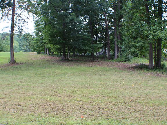 2nd image of 1086 Le Amron Dr