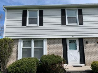 41 Springwood Dr, Webster, NY 14580