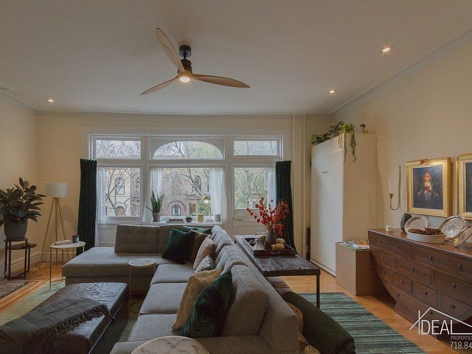 1st image of 52 Montgomery Pl APT 3