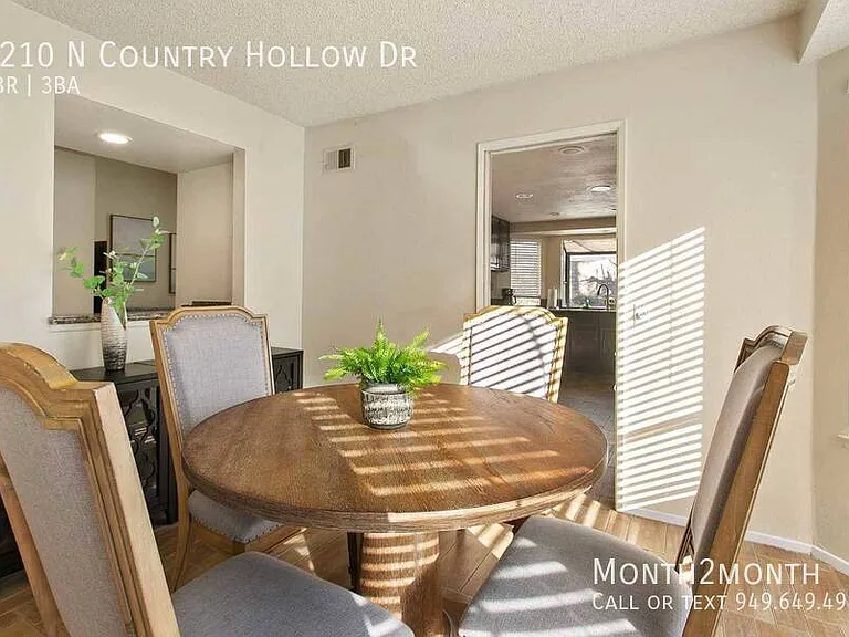 1210 N Country Hollow Dr — Photo 3