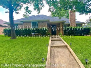 1207 Casa Linda St, Ennis, TX 75119