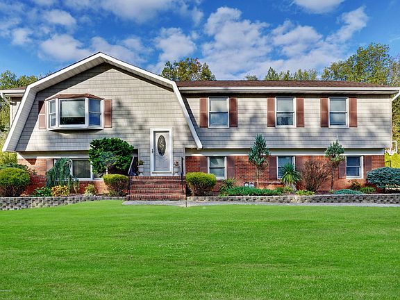 2nd image of 1409 Roller Road