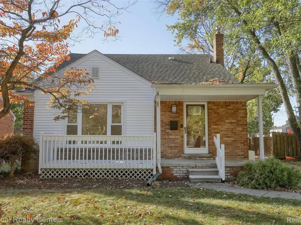 13369 Winchester Ave, Huntington Woods, MI 48070