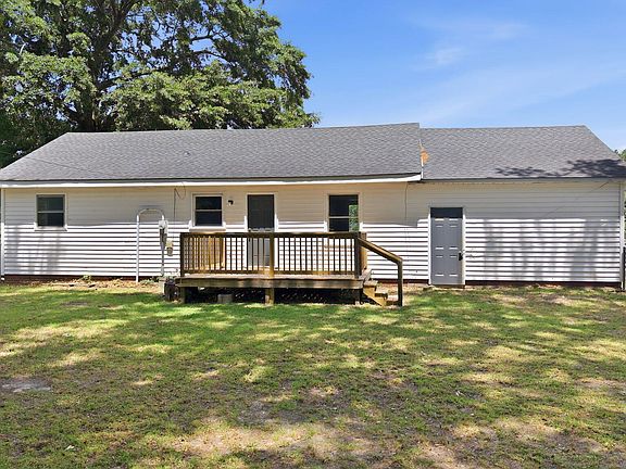 2nd image of 810 W Country Club Drive
