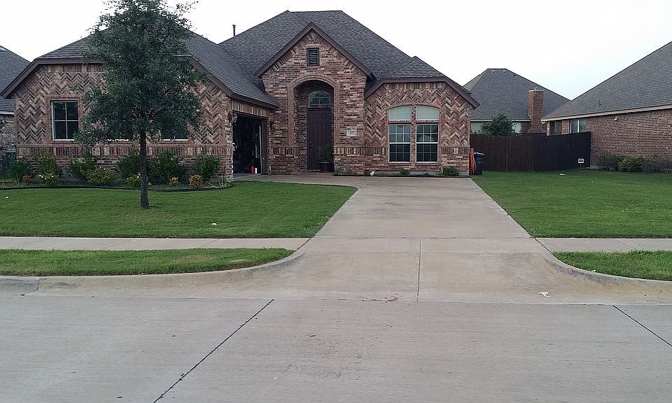 1st image of 405 Parakeet Dr