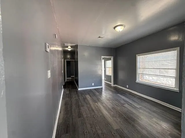 1909 Division Ave — Photo 16