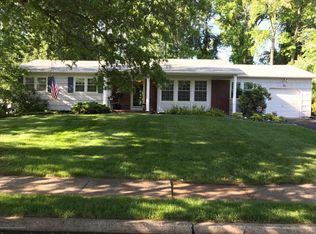 10 Sandburg Dr, Morganville, NJ 07751
